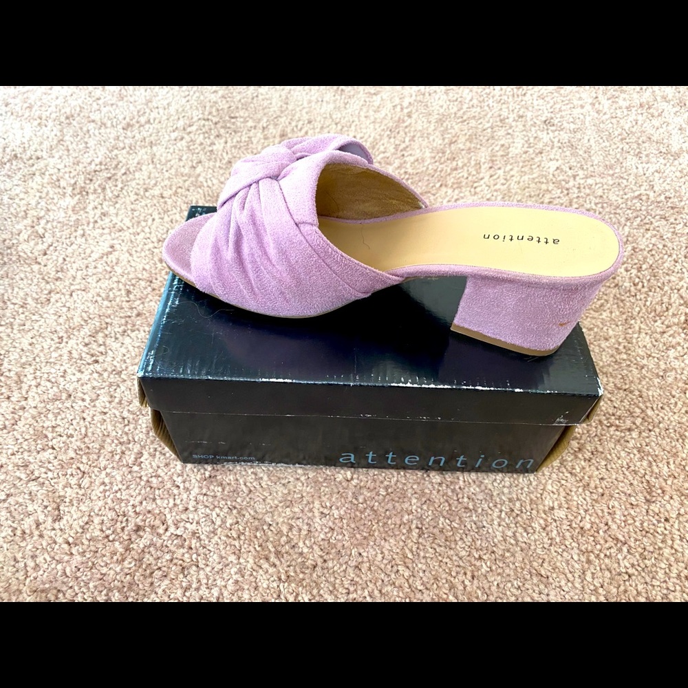 Used attention sandals 👡